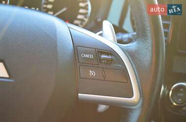 Внедорожник / Кроссовер Mitsubishi Outlander 2013 в 