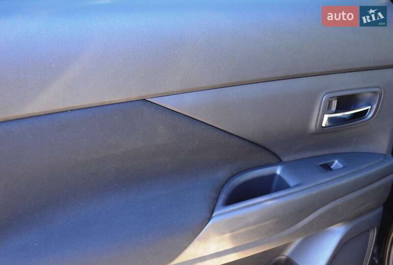 Внедорожник / Кроссовер Mitsubishi Outlander 2013 в Одессе фото 33 Внедорожник / Кроссовер Mitsubishi Outlander 2013 в Одессе