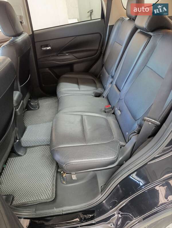 Позашляховик / Кросовер Mitsubishi Outlander 2016 в Білій Церкві фото 27 Позашляховик / Кросовер Mitsubishi Outlander 2016 в Білій Церкві