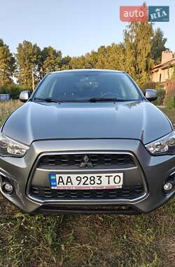 Внедорожник / Кроссовер Mitsubishi Outlander 2015 в 