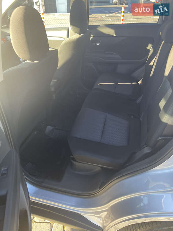 Позашляховик / Кросовер Mitsubishi Outlander 2013 в Львові