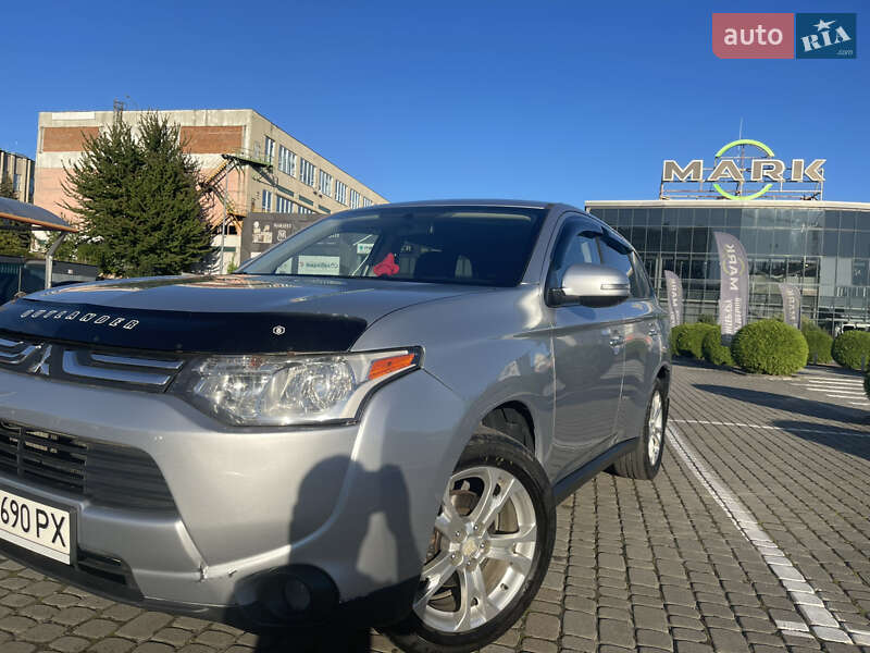 Позашляховик / Кросовер Mitsubishi Outlander 2013 в Львові