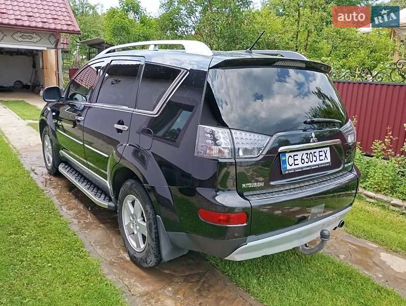 Внедорожник / Кроссовер Mitsubishi Outlander 2009 в Сторожинце