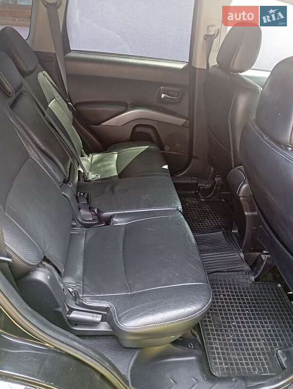 Внедорожник / Кроссовер Mitsubishi Outlander 2009 в Сторожинце