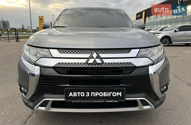 Внедорожник / Кроссовер Mitsubishi Outlander 2021 в 