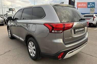 Внедорожник / Кроссовер Mitsubishi Outlander 2021 в 