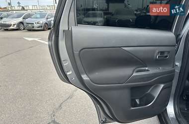 Внедорожник / Кроссовер Mitsubishi Outlander 2021 в 