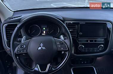 Внедорожник / Кроссовер Mitsubishi Outlander 2018 в 