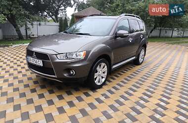 Внедорожник / Кроссовер Mitsubishi Outlander 2011 в Белогорье