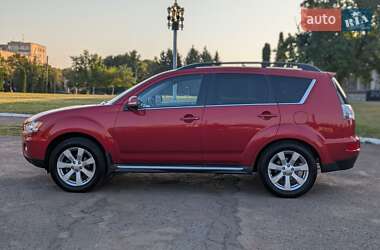 Внедорожник / Кроссовер Mitsubishi Outlander 2010 в 