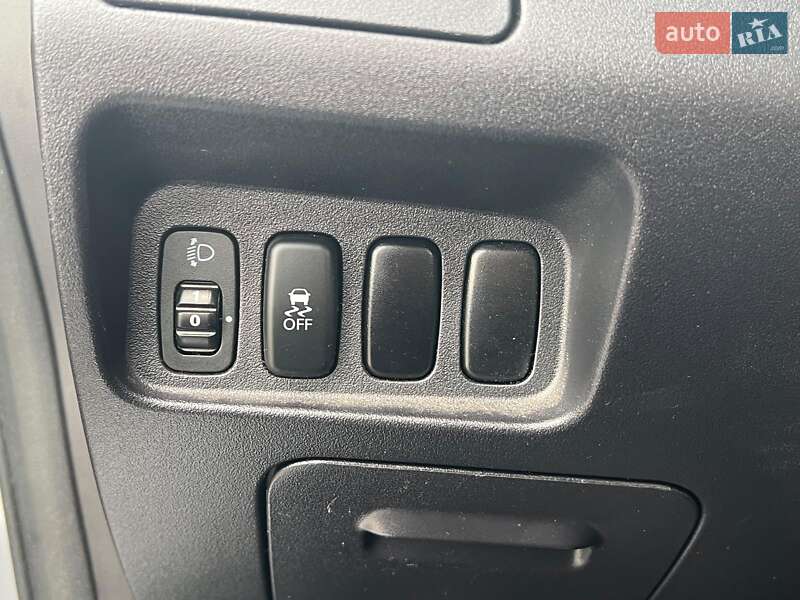 Позашляховик / Кросовер Mitsubishi Outlander 2012 в Львові фото 7 Позашляховик / Кросовер Mitsubishi Outlander 2012 в Львові