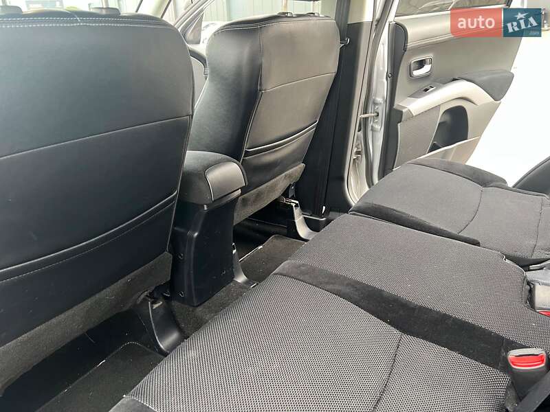 Позашляховик / Кросовер Mitsubishi Outlander 2012 в Львові фото 16 Позашляховик / Кросовер Mitsubishi Outlander 2012 в Львові