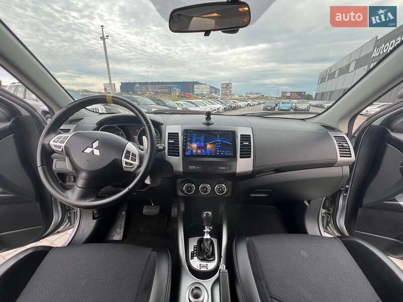Позашляховик / Кросовер Mitsubishi Outlander 2012 в Львові фото 21 Позашляховик / Кросовер Mitsubishi Outlander 2012 в Львові