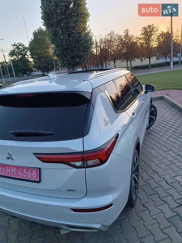 Внедорожник / Кроссовер Mitsubishi Outlander 2022 в Кременчуге