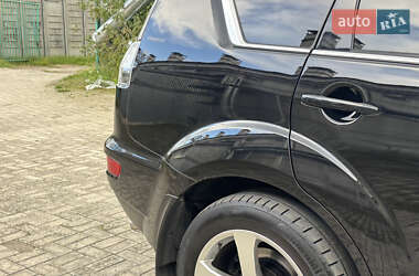 Внедорожник / Кроссовер Mitsubishi Outlander 2011 в 