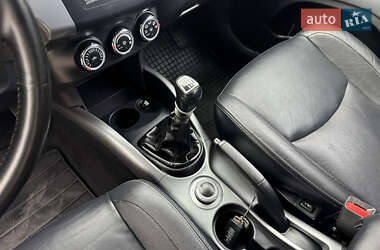 Внедорожник / Кроссовер Mitsubishi Outlander 2011 в 