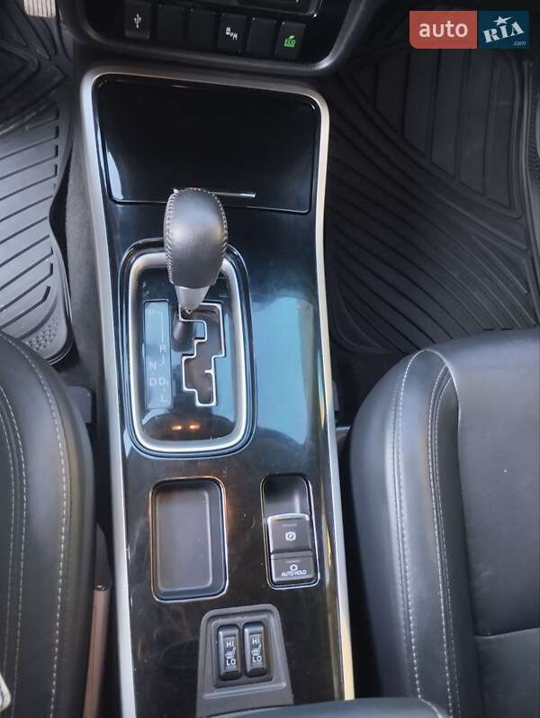 Внедорожник / Кроссовер Mitsubishi Outlander 2019 в Полтаве