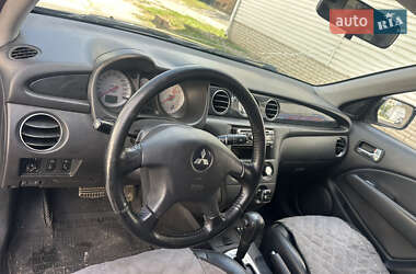 Внедорожник / Кроссовер Mitsubishi Outlander 2004 в 