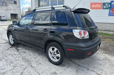 Внедорожник / Кроссовер Mitsubishi Outlander 2004 в 