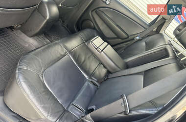 Внедорожник / Кроссовер Mitsubishi Outlander 2004 в 