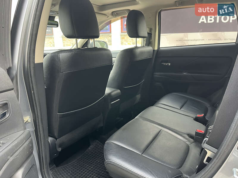 Позашляховик / Кросовер Mitsubishi Outlander 2013 в Білій Церкві