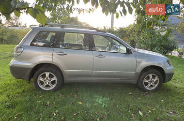 Внедорожник / Кроссовер Mitsubishi Outlander 2005 в 