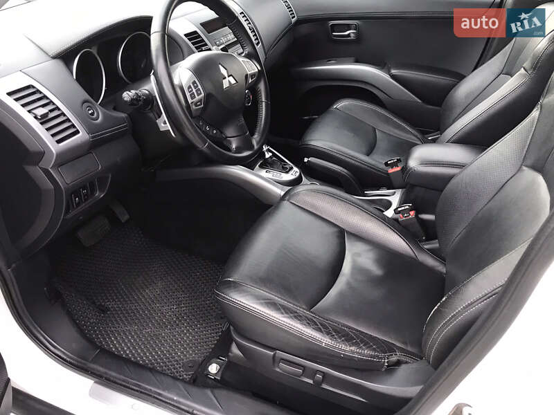 Внедорожник / Кроссовер Mitsubishi Outlander 2011 в Черновцах