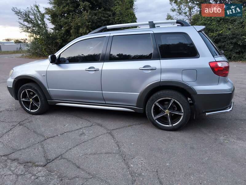 Внедорожник / Кроссовер Mitsubishi Outlander 2006 в Чернигове фото 9 Внедорожник / Кроссовер Mitsubishi Outlander 2006 в Чернигове