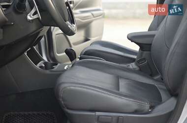 Внедорожник / Кроссовер Mitsubishi Outlander 2015 в 