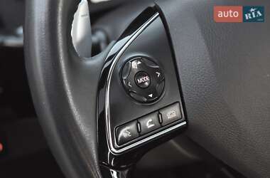 Внедорожник / Кроссовер Mitsubishi Outlander 2015 в 