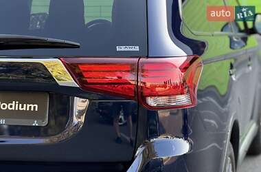 Внедорожник / Кроссовер Mitsubishi Outlander 2020 в 