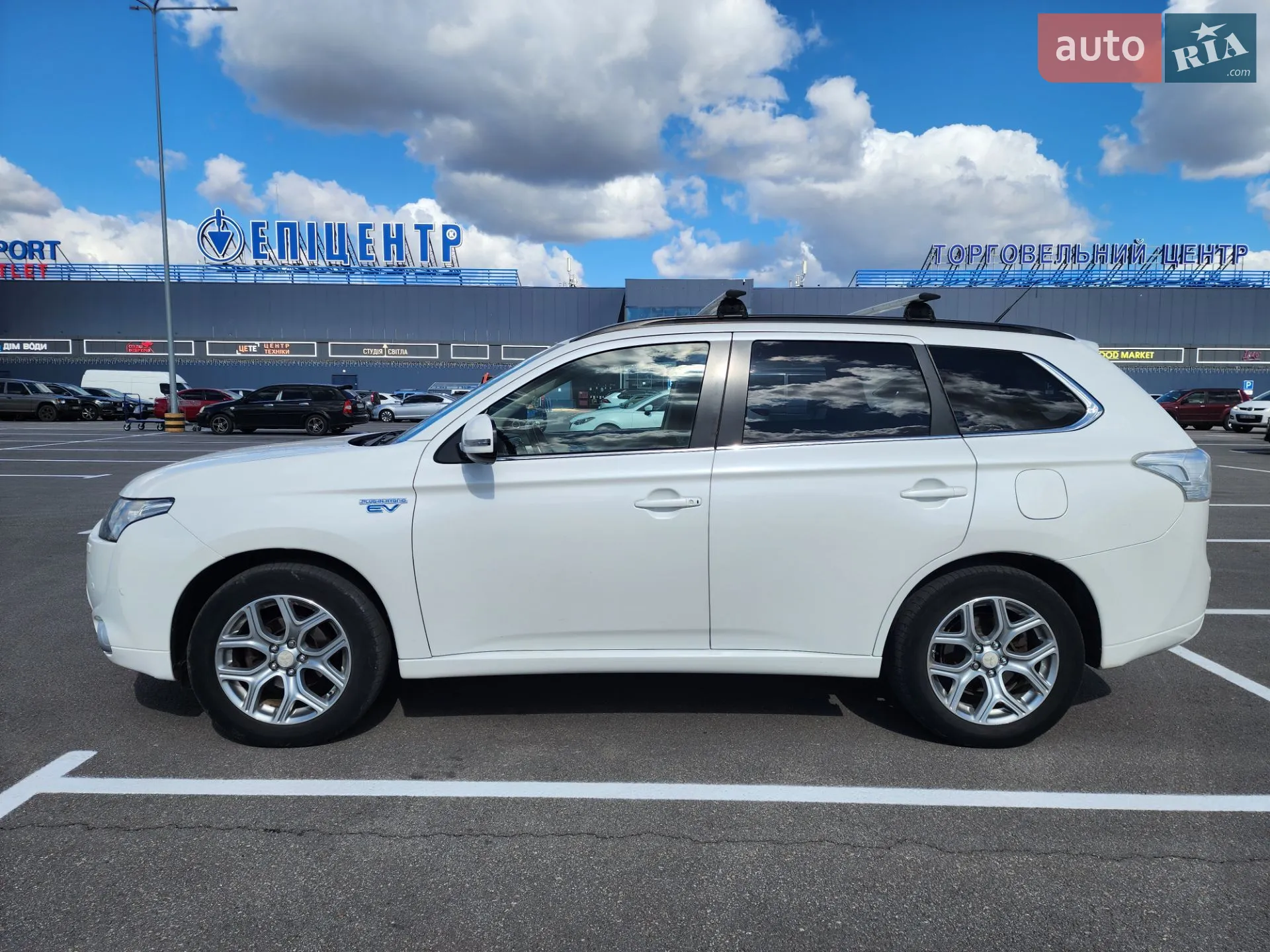 2014 Mitsubishi Outlander - мініатюра 8