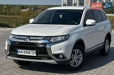 Позашляховик / Кросовер Mitsubishi Outlander 2017 в Львові