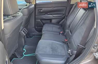 Внедорожник / Кроссовер Mitsubishi Outlander 2018 в 