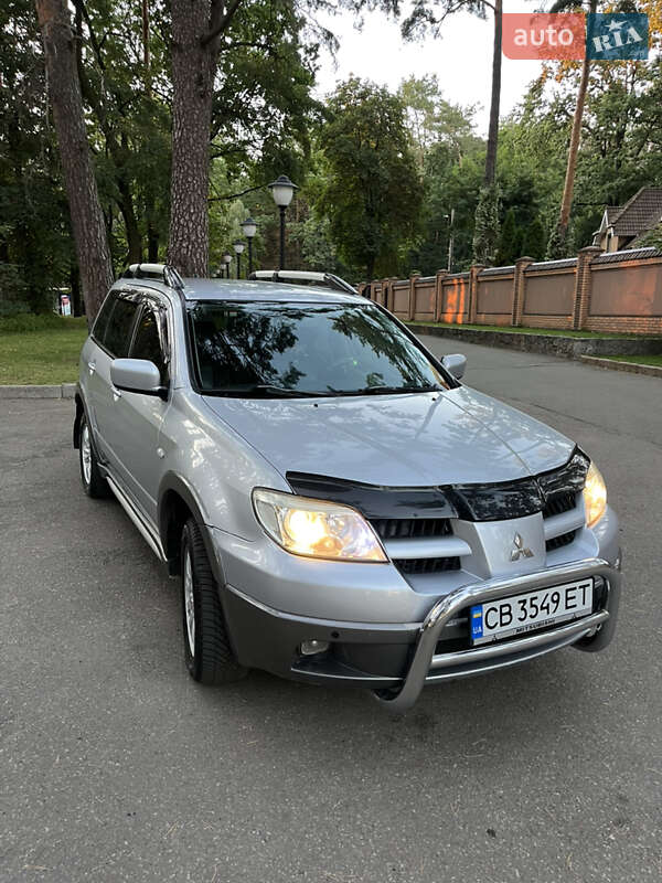 Позашляховик / Кросовер Mitsubishi Outlander 2006 в Чернігові