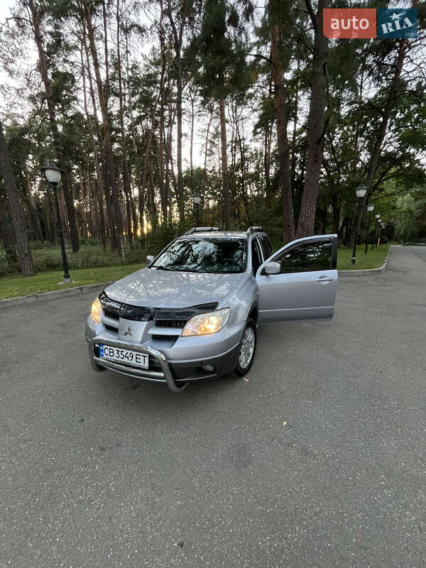 Позашляховик / Кросовер Mitsubishi Outlander 2006 в Чернігові