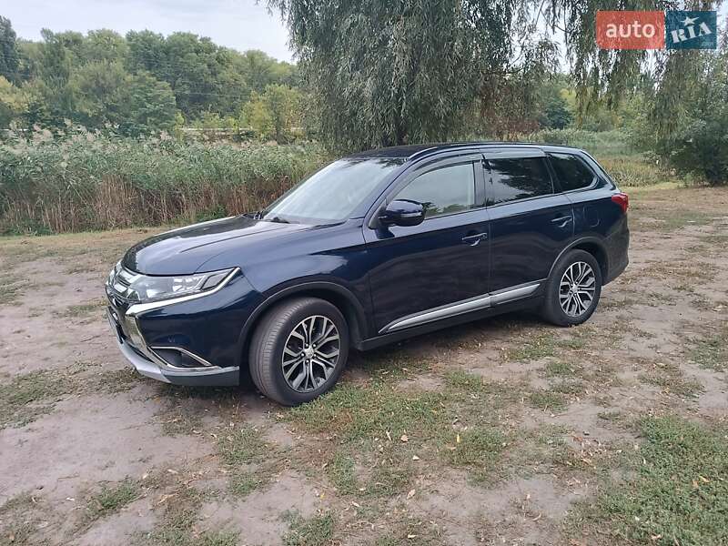 Позашляховик / Кросовер Mitsubishi Outlander 2015 в Кропивницькому