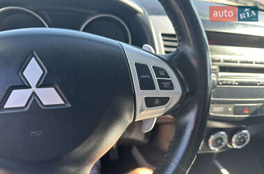 Внедорожник / Кроссовер Mitsubishi Outlander 2009 в 