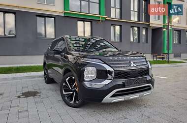 Внедорожник / Кроссовер Mitsubishi Outlander 2022 в Львове