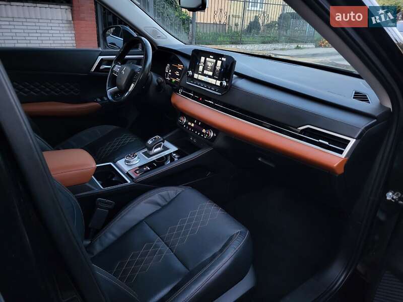 Позашляховик / Кросовер Mitsubishi Outlander 2022 в Львові