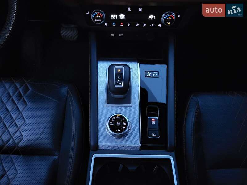 Позашляховик / Кросовер Mitsubishi Outlander 2022 в Львові