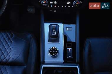 Внедорожник / Кроссовер Mitsubishi Outlander 2022 в 