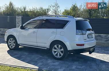 Внедорожник / Кроссовер Mitsubishi Outlander 2010 в 
