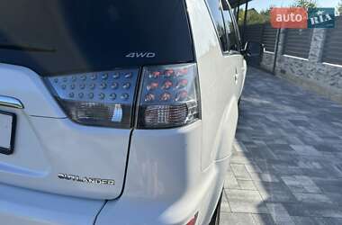 Внедорожник / Кроссовер Mitsubishi Outlander 2010 в 