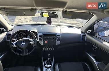 Внедорожник / Кроссовер Mitsubishi Outlander 2010 в 