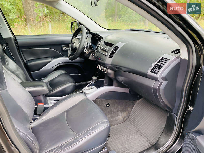 Позашляховик / Кросовер Mitsubishi Outlander 2008 в Харкові