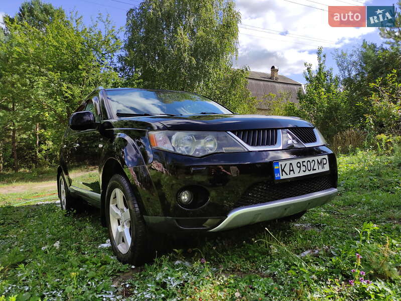 Внедорожник / Кроссовер Mitsubishi Outlander 2008 в 