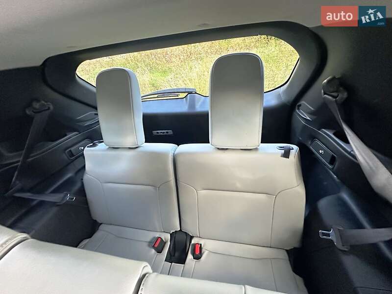 Позашляховик / Кросовер Mitsubishi Outlander 2023 в Києві