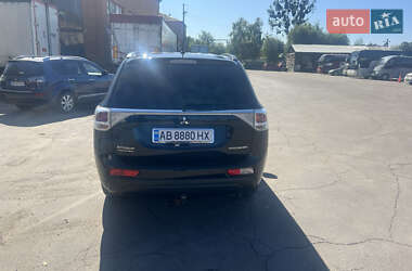 Внедорожник / Кроссовер Mitsubishi Outlander 2013 в 