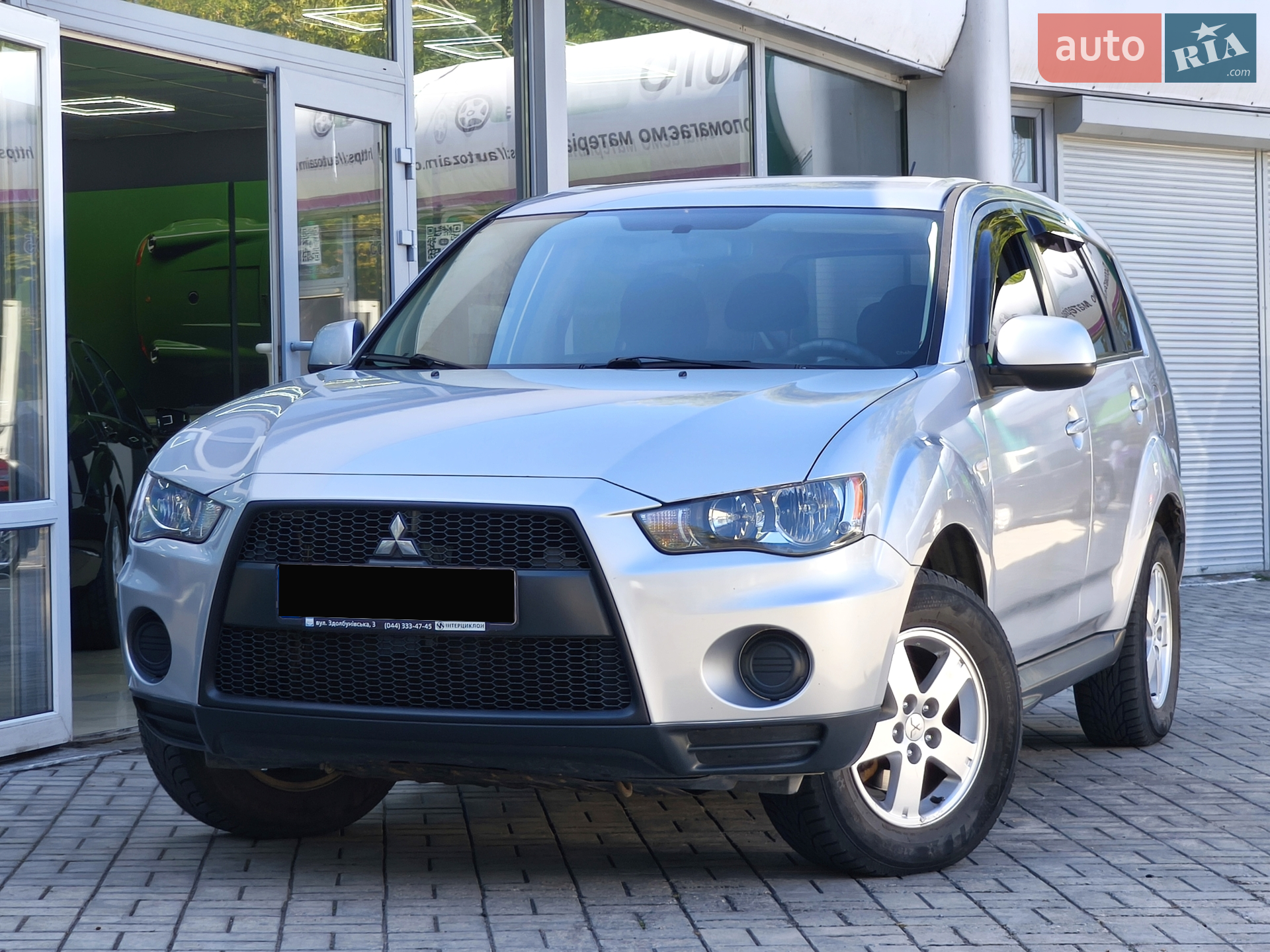 2010 Mitsubishi Outlander - фото 1